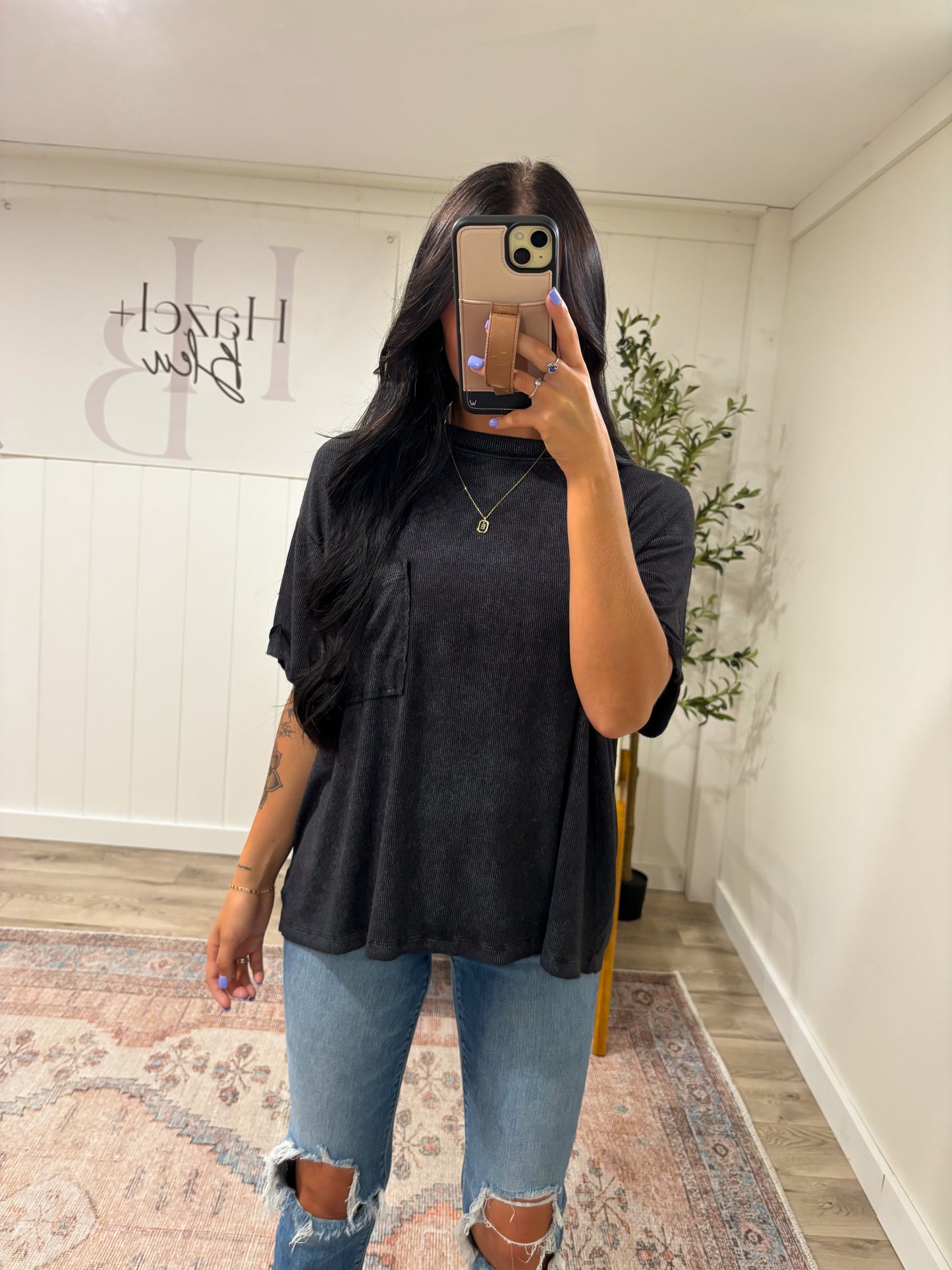 Relaxed Droopy Pocket Tee- Ash Black
