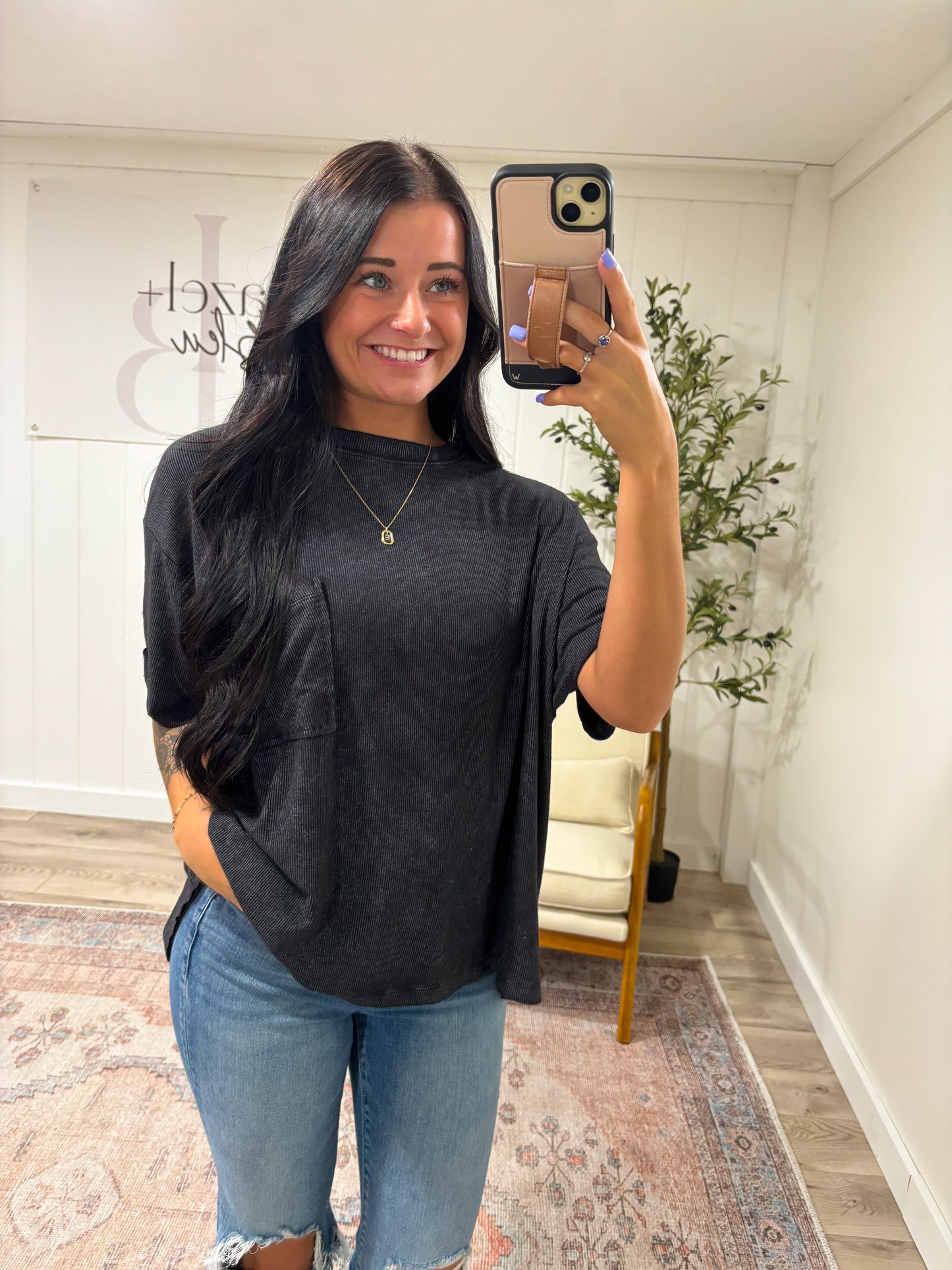 Relaxed Droopy Pocket Tee- Ash Black