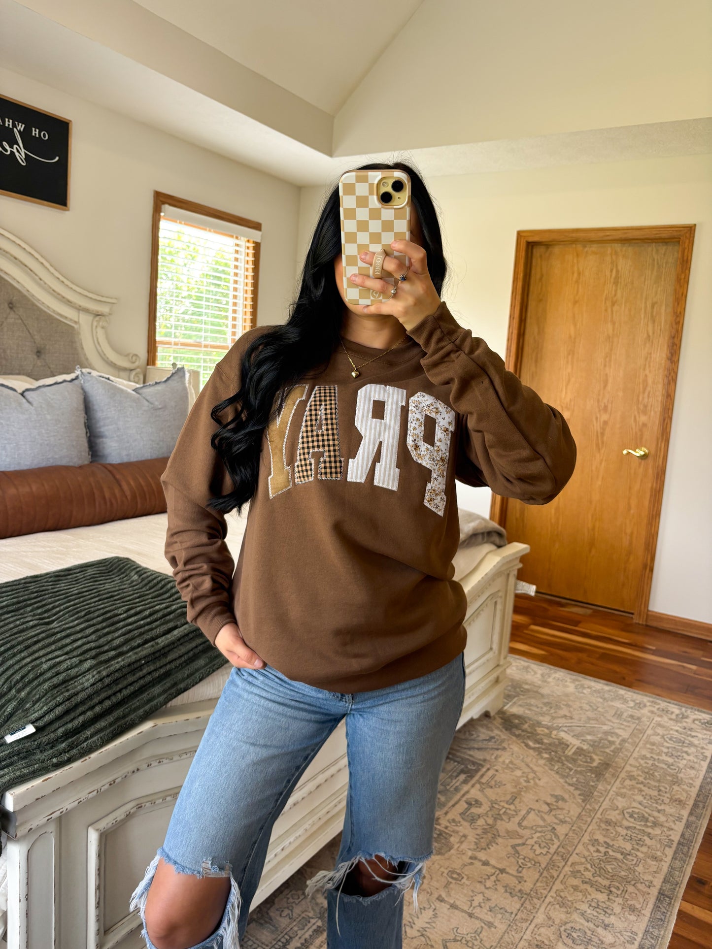 Pray Graphic Pullover- Espresso