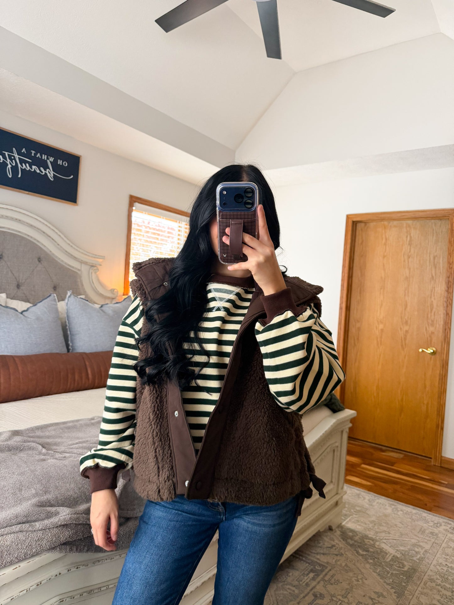Sherpa Vest- Chocolate