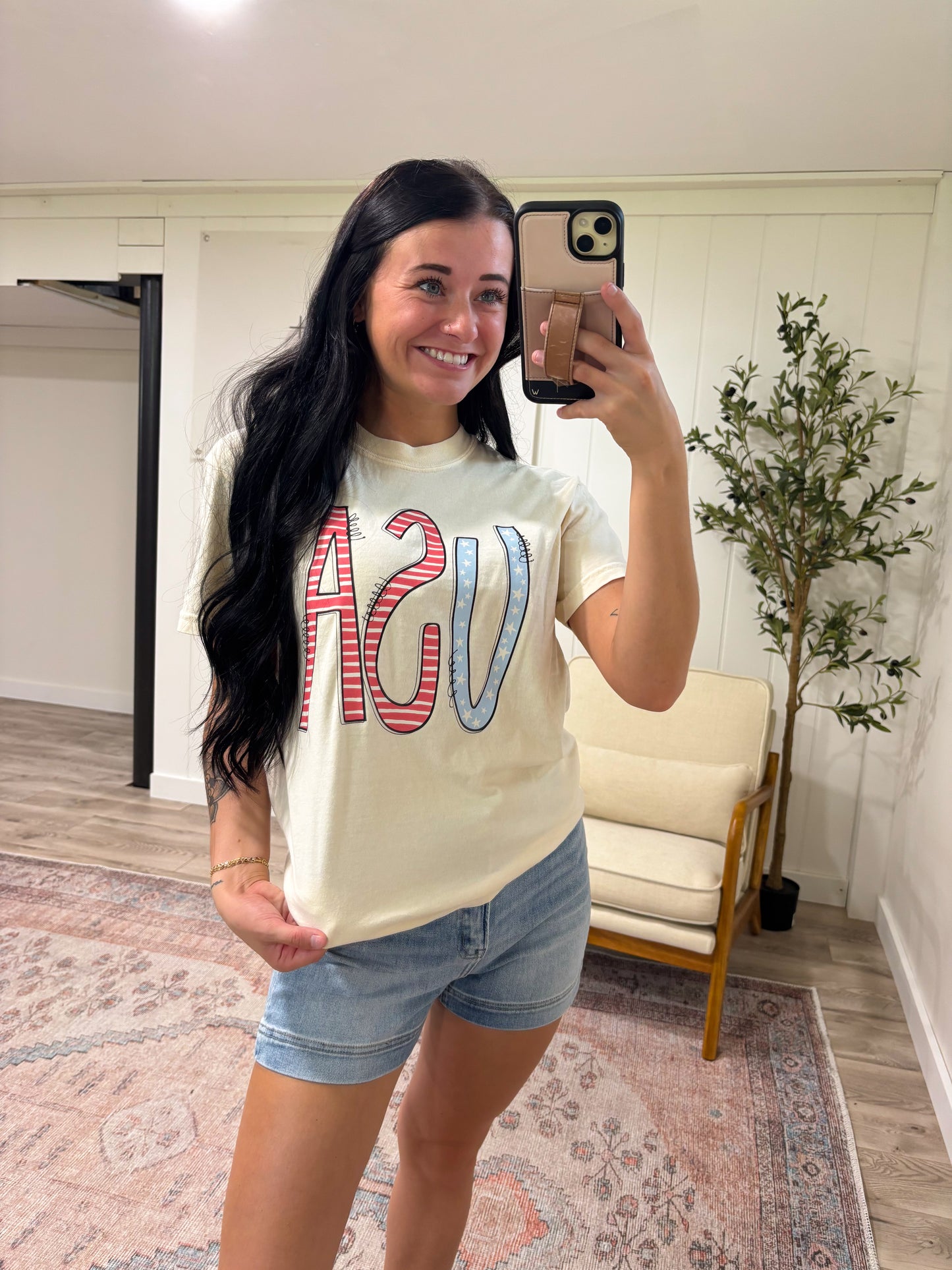 USA Graphic Tee- Cream