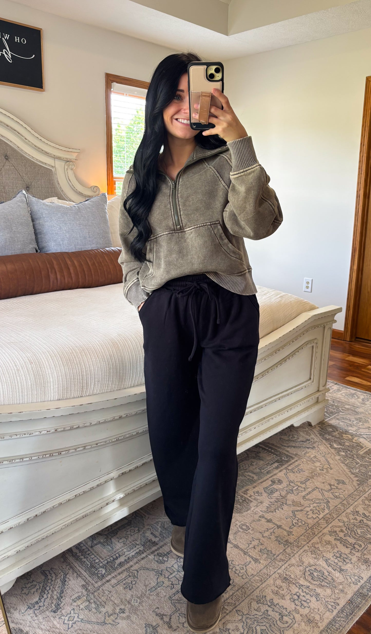 Fleece Lined Sweatpants- Black